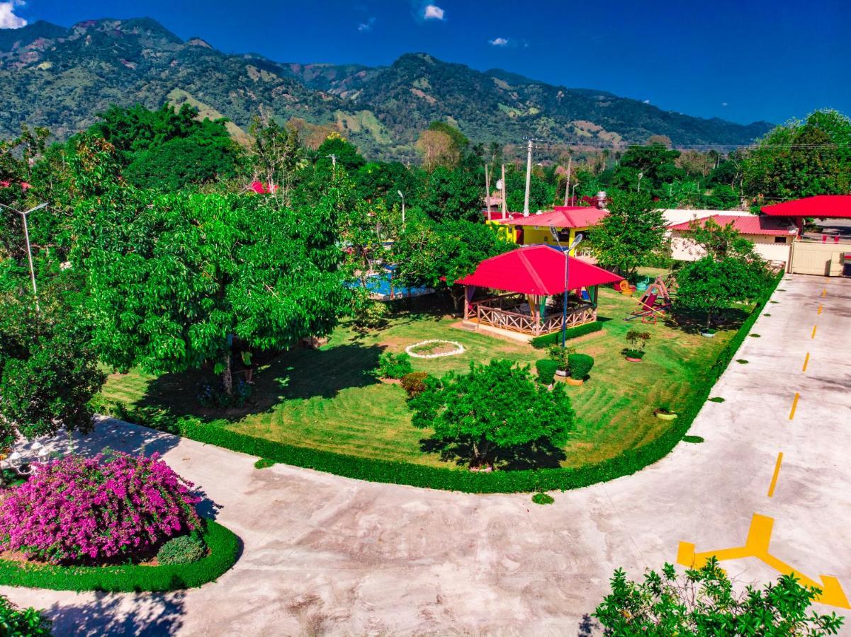 Bonao Rancho Guacamayos Hotel & Restaurantes المظهر الخارجي الصورة